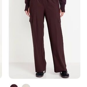 Old Navy Wide Leg Cargo Activewear in dark burgundy